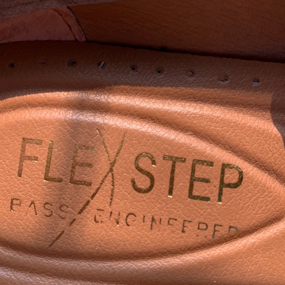 - Leather slides NWOT - Picture 3 of 5